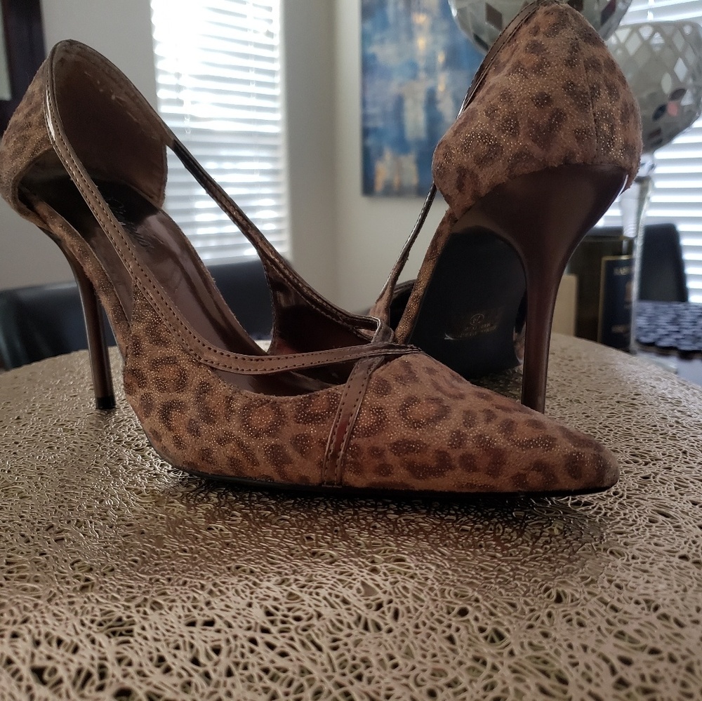 Leapord high heels